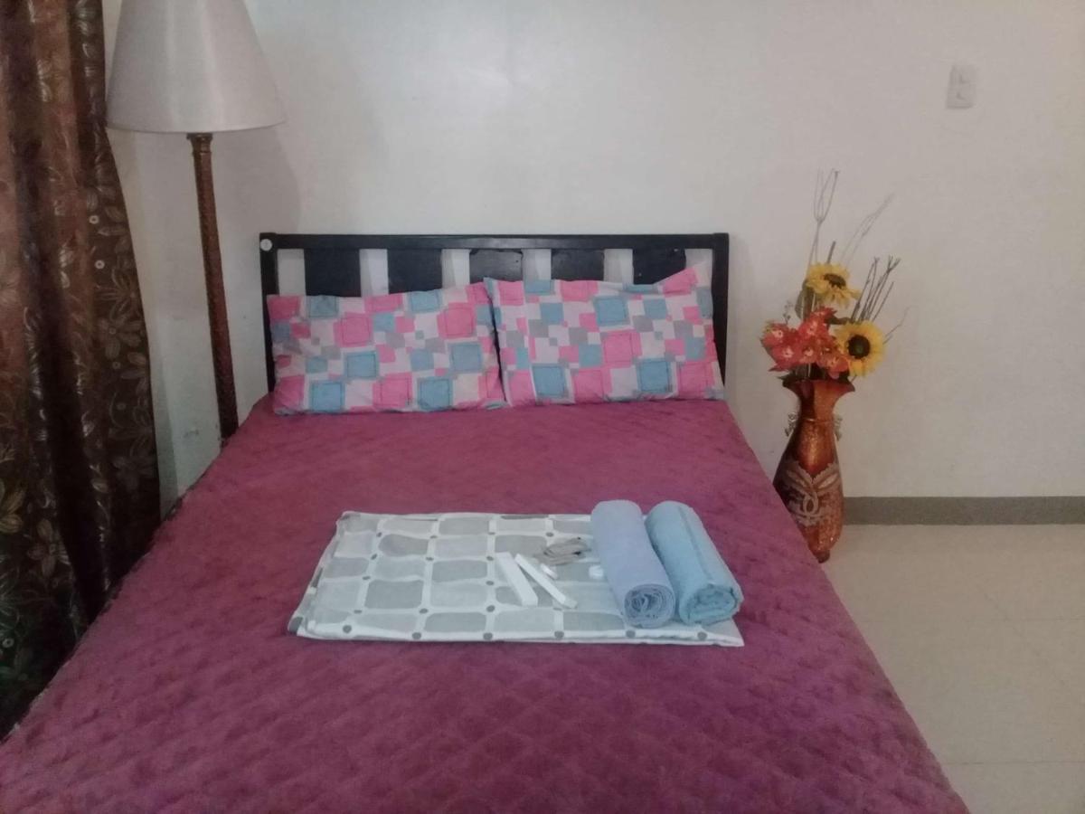Ekonumi Rooms At Moonwalk Paranaque Paranaque City Exteriör bild