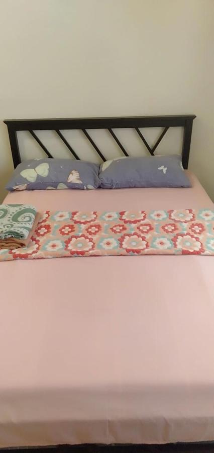 Ekonumi Rooms At Moonwalk Paranaque Paranaque City Exteriör bild