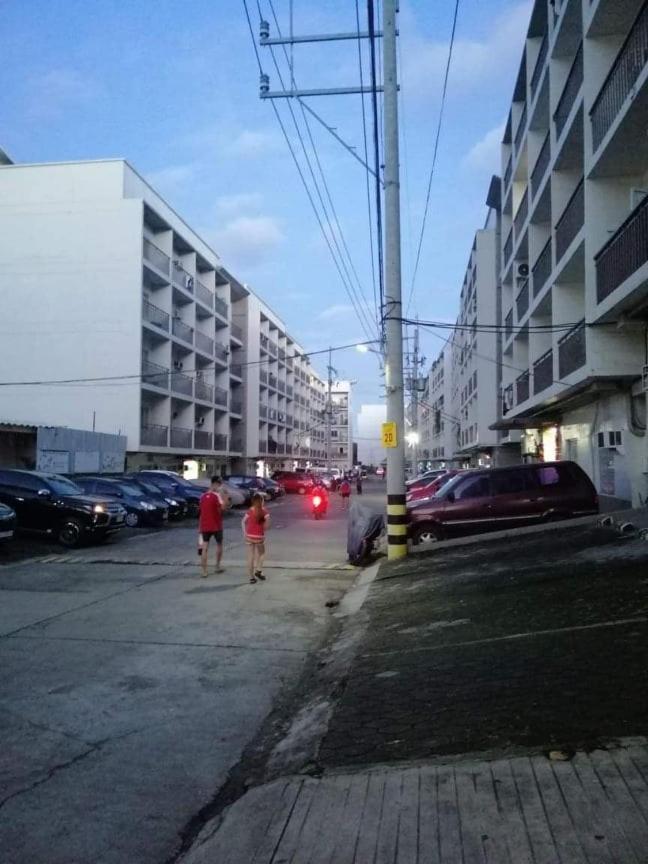 Ekonumi Rooms At Moonwalk Paranaque Paranaque City Exteriör bild