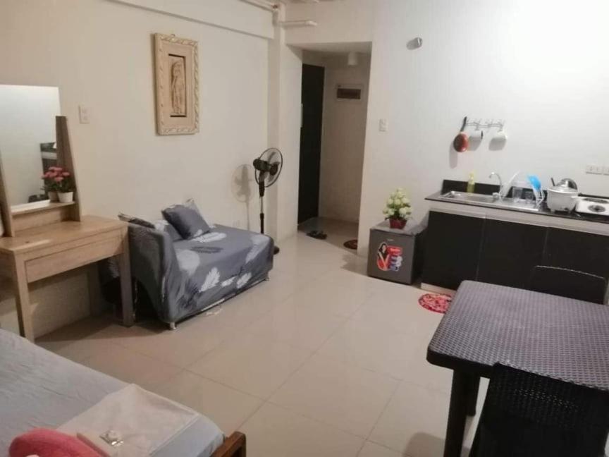 Ekonumi Rooms At Moonwalk Paranaque Paranaque City Exteriör bild