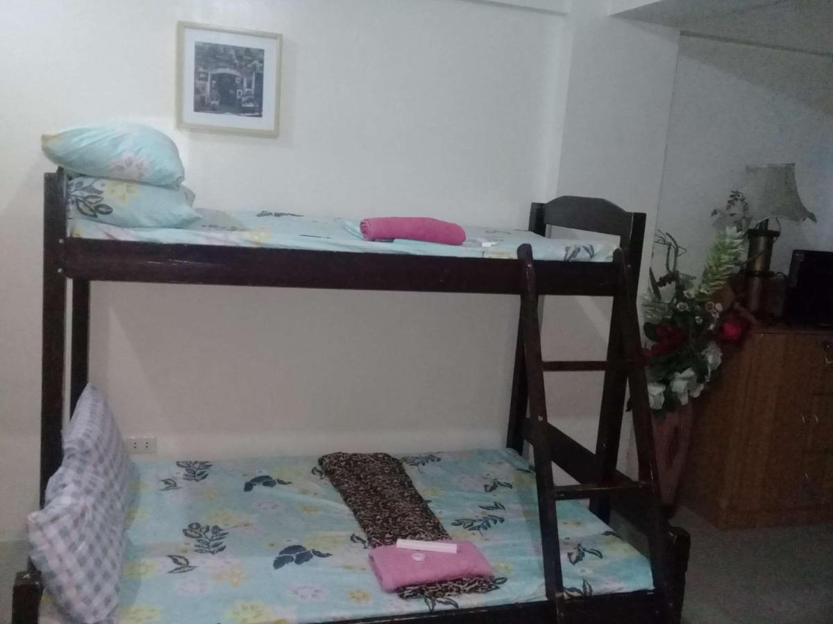 Ekonumi Rooms At Moonwalk Paranaque Paranaque City Exteriör bild