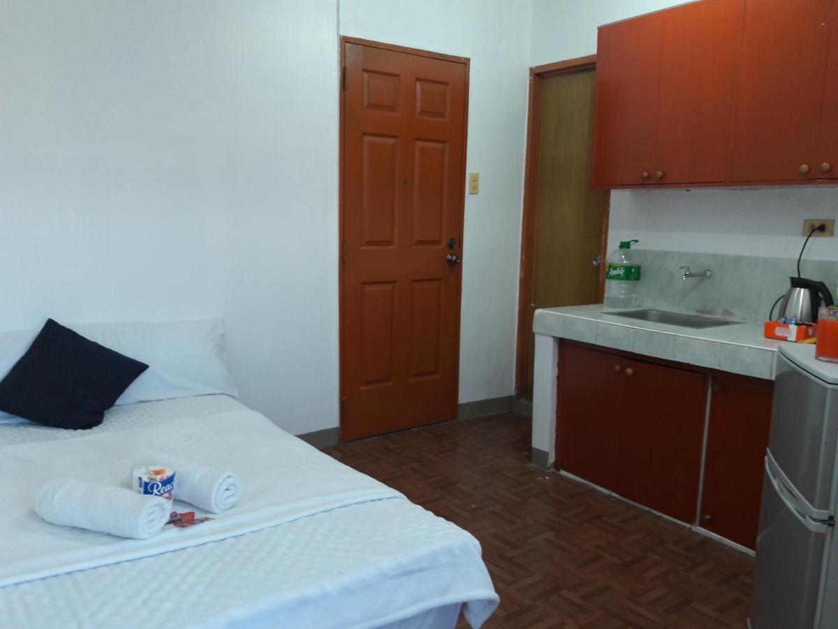 Ekonumi Rooms At Moonwalk Paranaque Paranaque City Exteriör bild