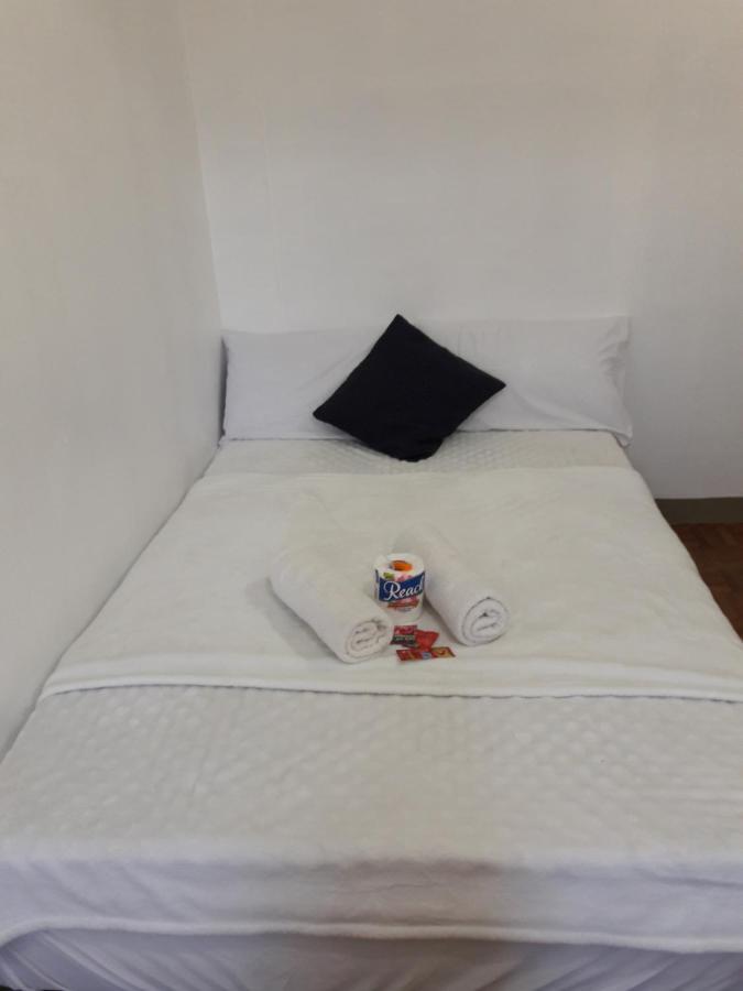 Ekonumi Rooms At Moonwalk Paranaque Paranaque City Exteriör bild
