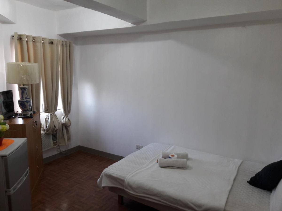 Ekonumi Rooms At Moonwalk Paranaque Paranaque City Exteriör bild